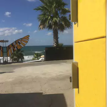 kutu_beach_lockers4